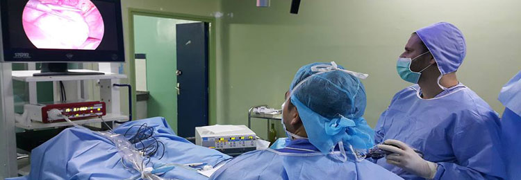 Chirurgie laparoscopique en Inde